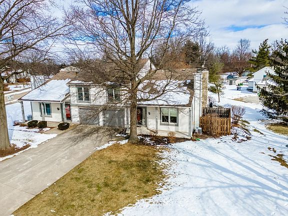 4th image of 5926 Sawmill Woods Ct