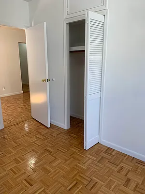 Rented by M.Grossman R.E. Management | media 19