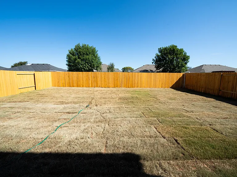 128 Emma Dr — Photo 32