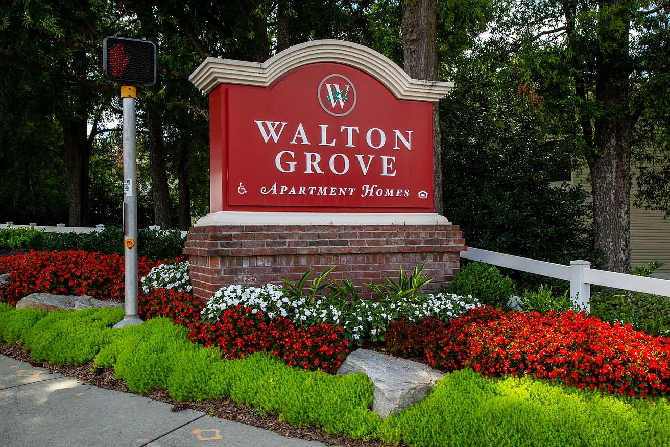 Walton Grove — Photo 1