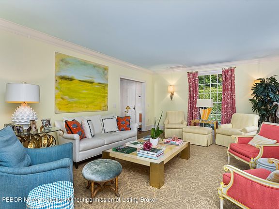 5th image of 246 Emerald Ln