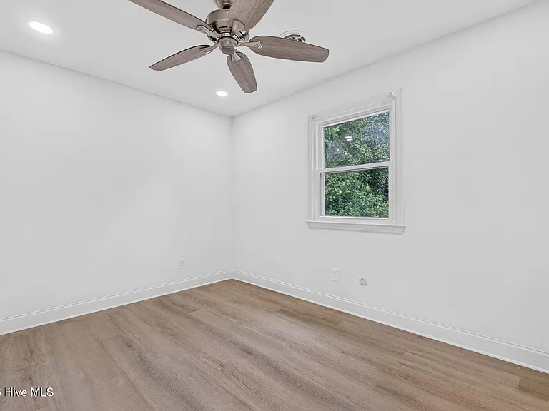 8305 Bald Eagle Ln — Photo 43