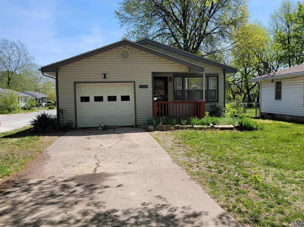 926 Peyton St, Emporia, KS 66801