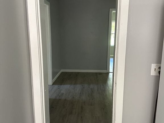 2nd image of 111 Sparrow Ln