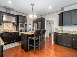 1812 Candleberry Ln, Yorkville, IL 60560