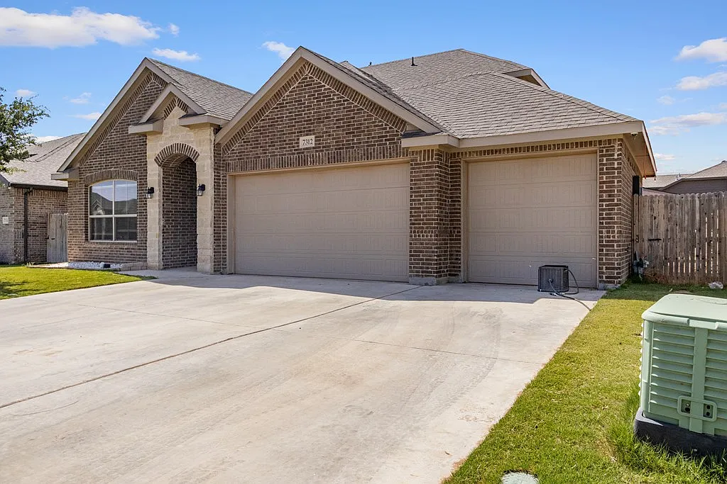 Building Photo - 7312 La Escolara Ranch Rd