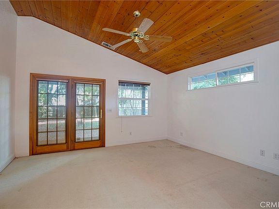 4th image of 913 Arbutus Ave