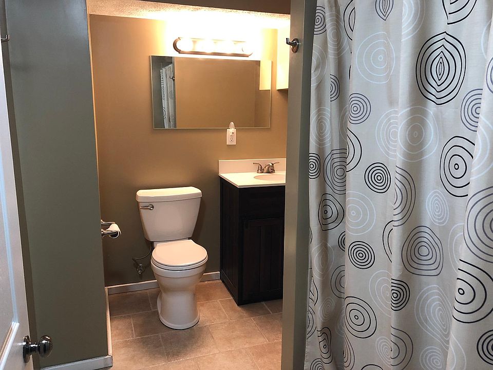 1st image of 925 N 8th St
