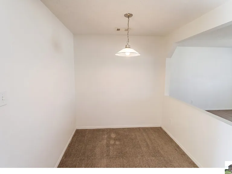 4607 Lloyd Dr — Photo 5