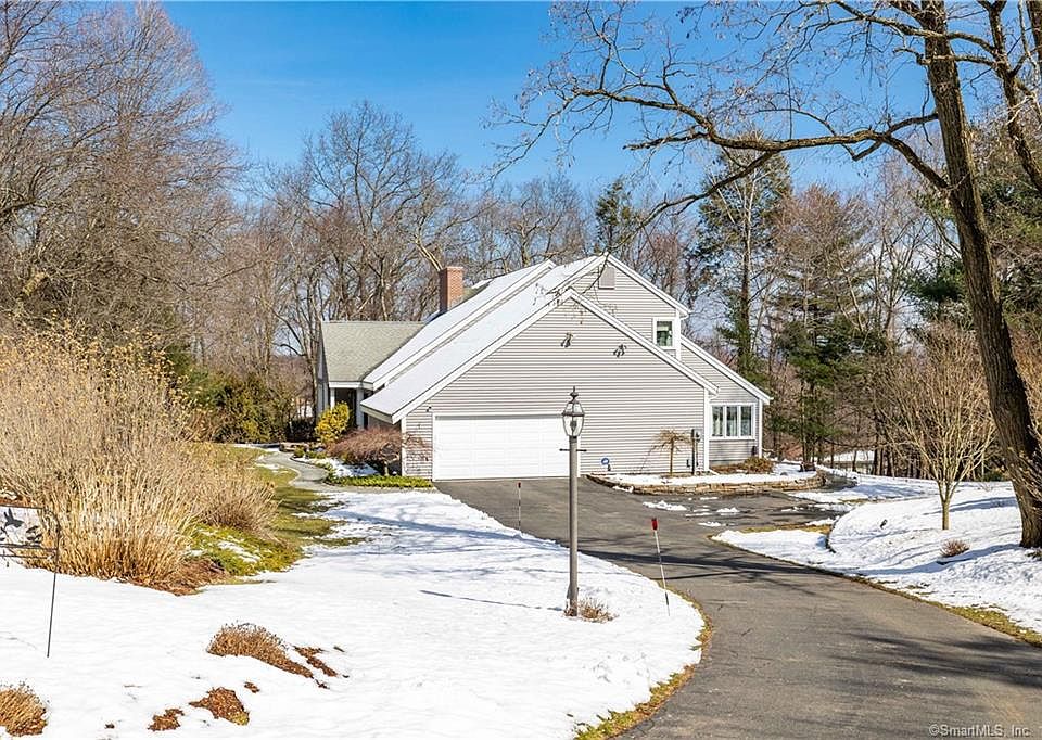 1st image of 20 Metacomet Dr