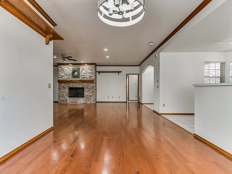 6439 Masons Dr — Photo 32