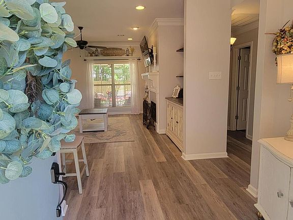 2nd image of 217 Harvest Pointe Cir