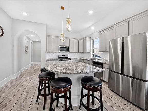 4th image of 23002 Sutton Manor Way