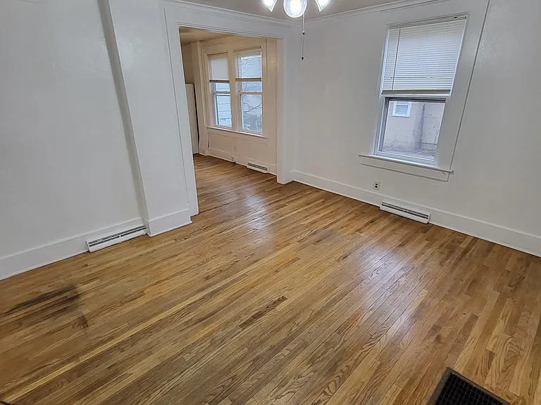 1850 Grace St — Photo 7
