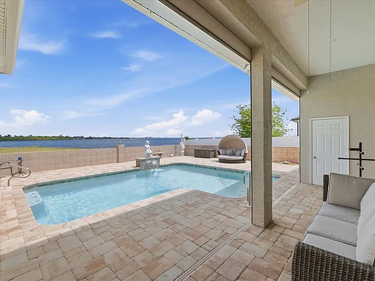 2371 Coral Point Dr — Photo 23