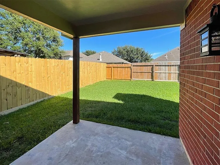 6638 Chantalle Dr — Photo 24