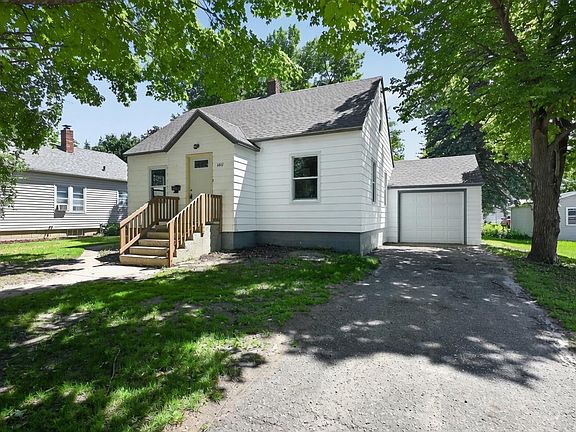 2nd image of 1411 Douglas St