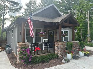 610 E 2nd St, Blue Ridge, GA 30513