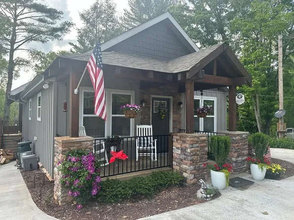610 E 2nd St, Blue Ridge, GA 30513