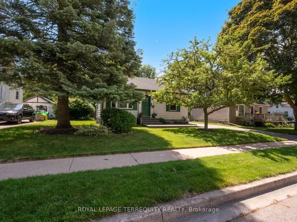 33 Rogers Rd, Brampton, ON L6X 1L7
