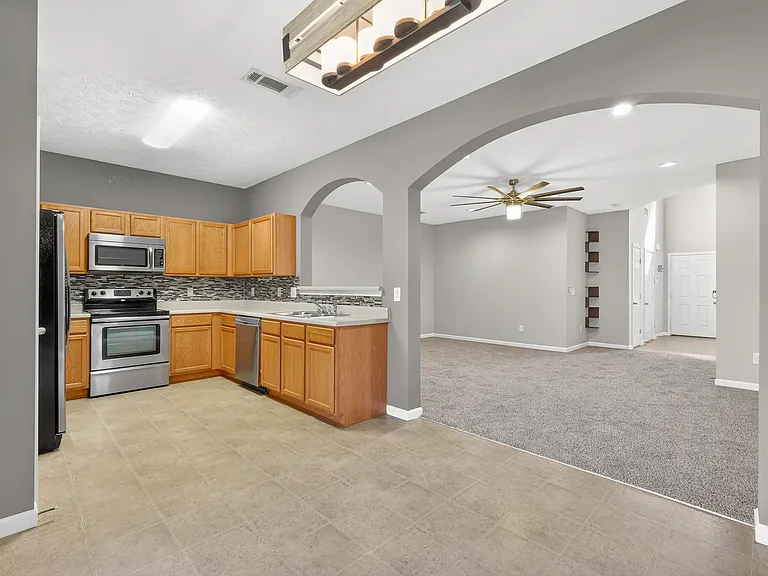 8333 Rossi Rd — Photo 4