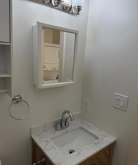 548 E Hall St #A — Photo 15