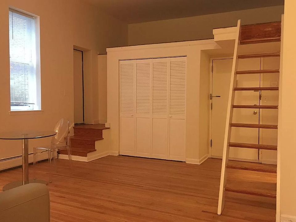 2nd image of 110 Mercer St APT 3A