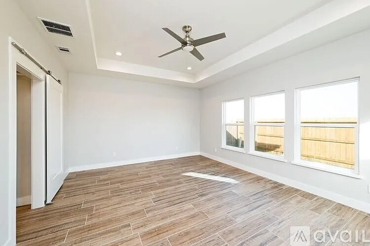 8002 Snake River Dr — Photo 6
