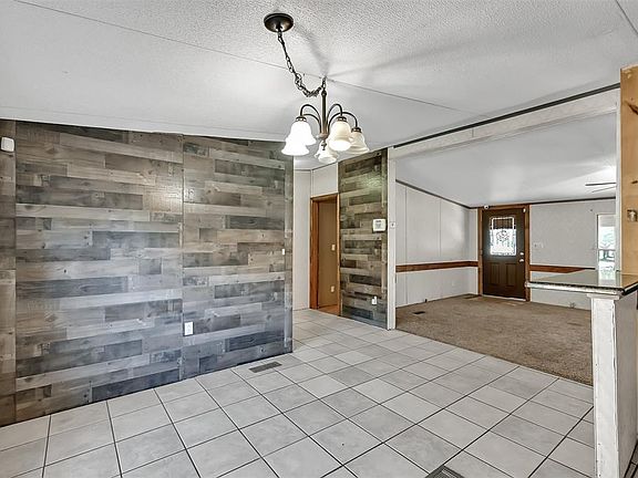 4th image of 29619 Denton St