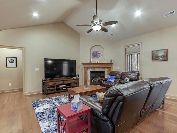 4th image of 104 Gigi Ln