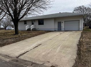 312 Lynn St, Sherburn, MN 56171