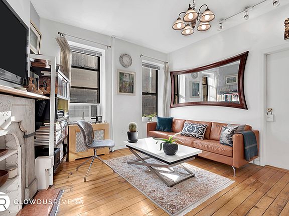 4th image of 375 W 46th St