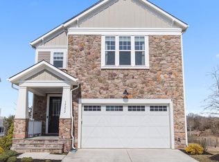 19252 Broken Rock St, Leesburg, VA 20175