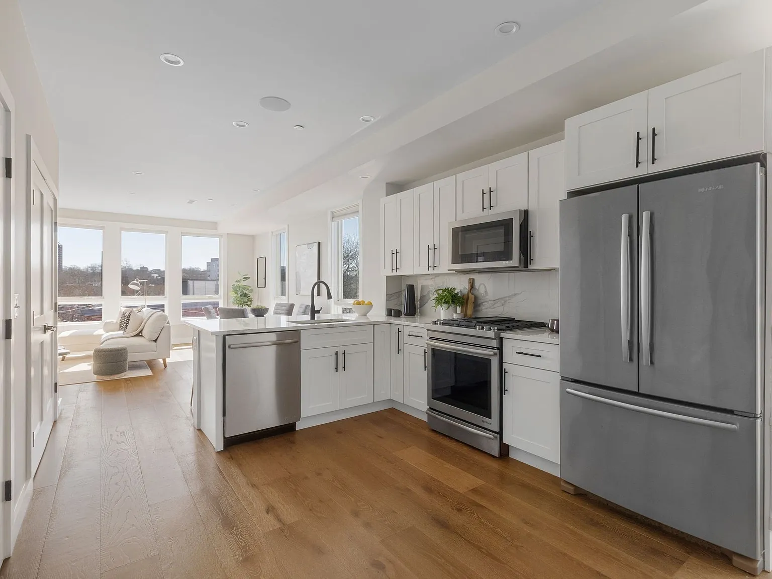 2 bed, 1250 sqft, $4,200 — Photo 1