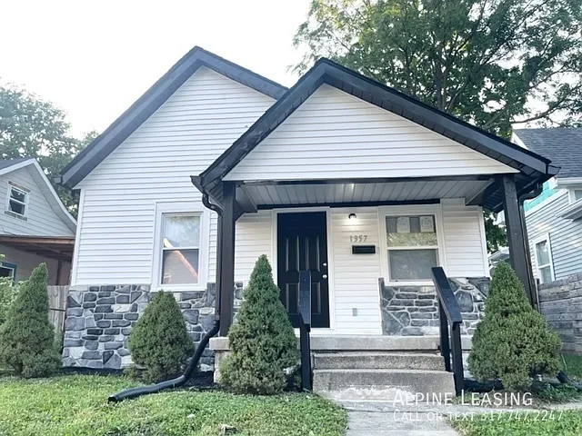 1357 N Dearborn St photo 1