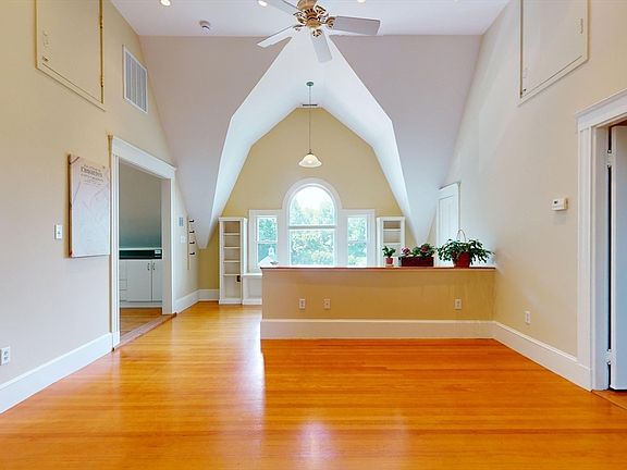 3rd image of 12 Bigelow Cir #3