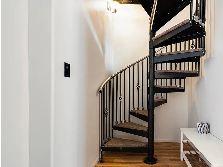 325 Hilltop Ln — Photo 13