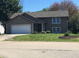 316 Pembroke Rd SW, Poplar Grove, IL 61065