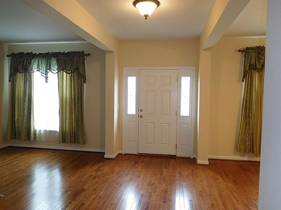 2nd image of 39 Broadfield Ct
