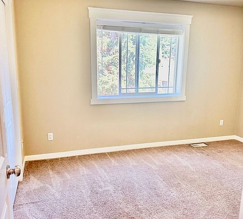 5th image of 15915 58th Avenue Ct E