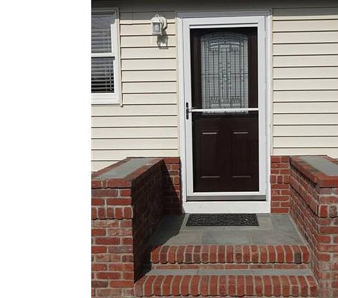 4th image of 2 Newport Ave