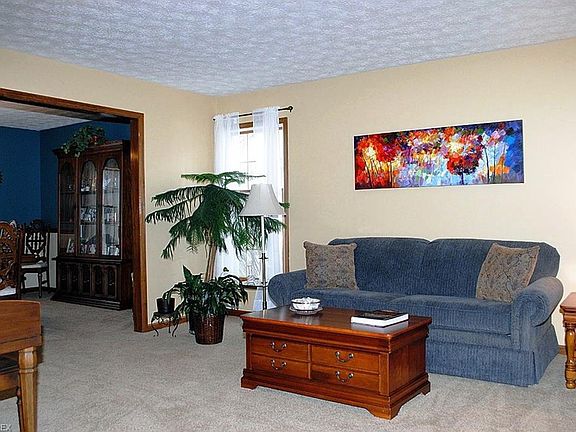 4th image of 8343 Canterbury Ct