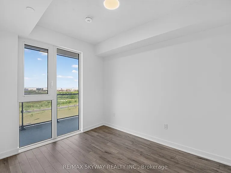 15 Skyridge Dr #521 — Photo 37