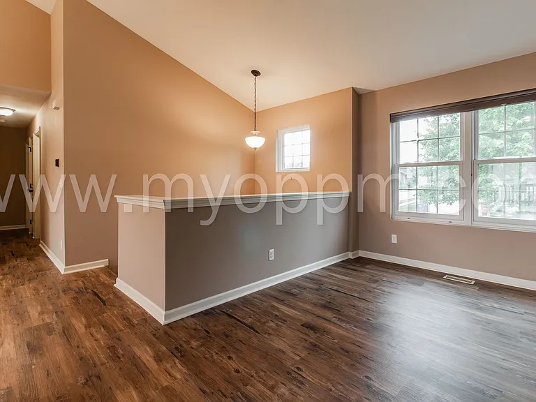 14452 Knudsen St — Photo 4