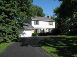 1141 Woodview Rd, Burr Ridge, IL 60527