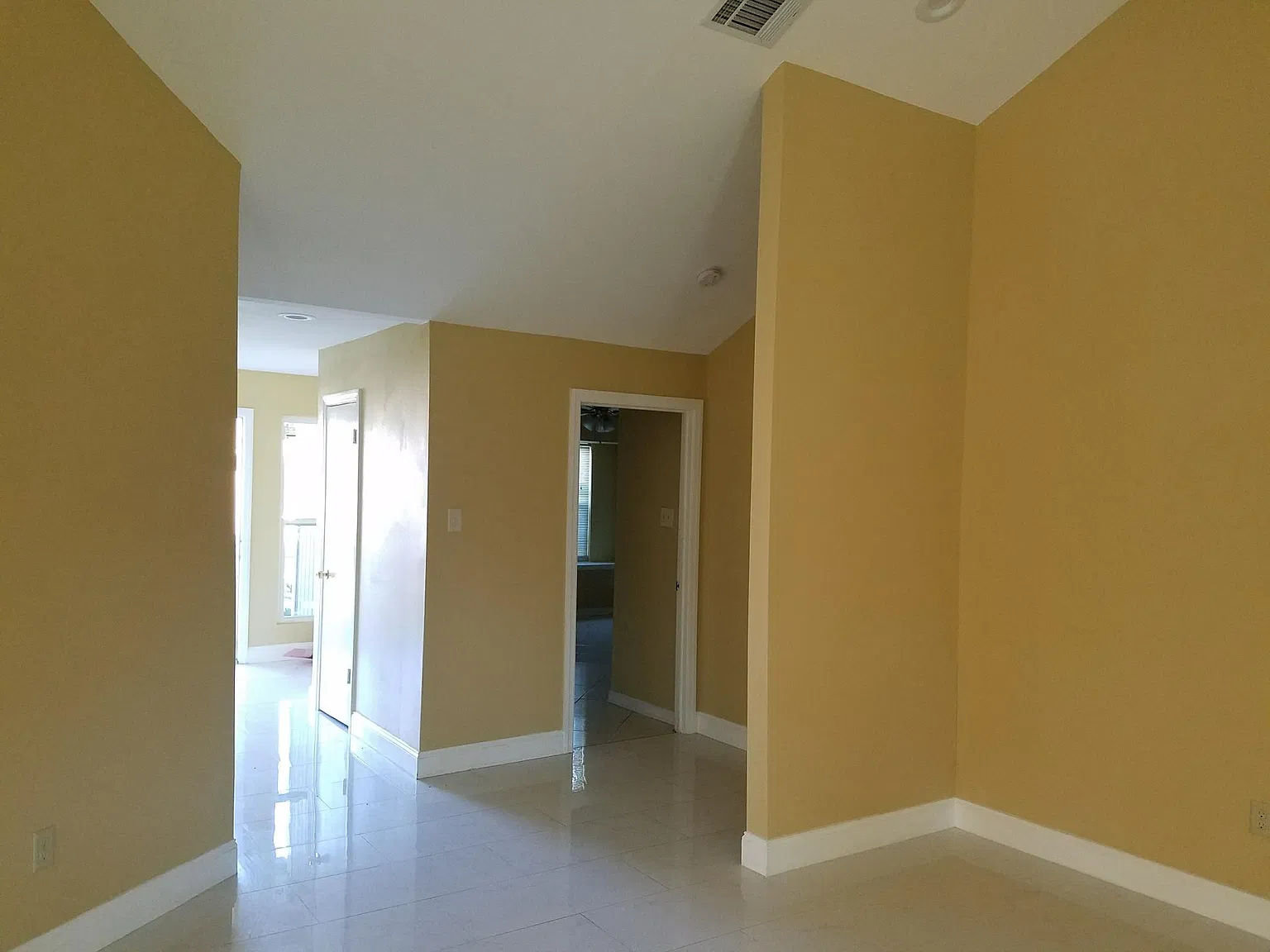 3 bed, 1505 sqft, $2,100 — Photo 4