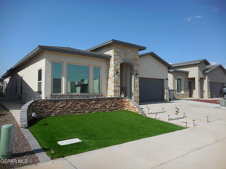 7405 Norte Portugal Ln — Photo 2