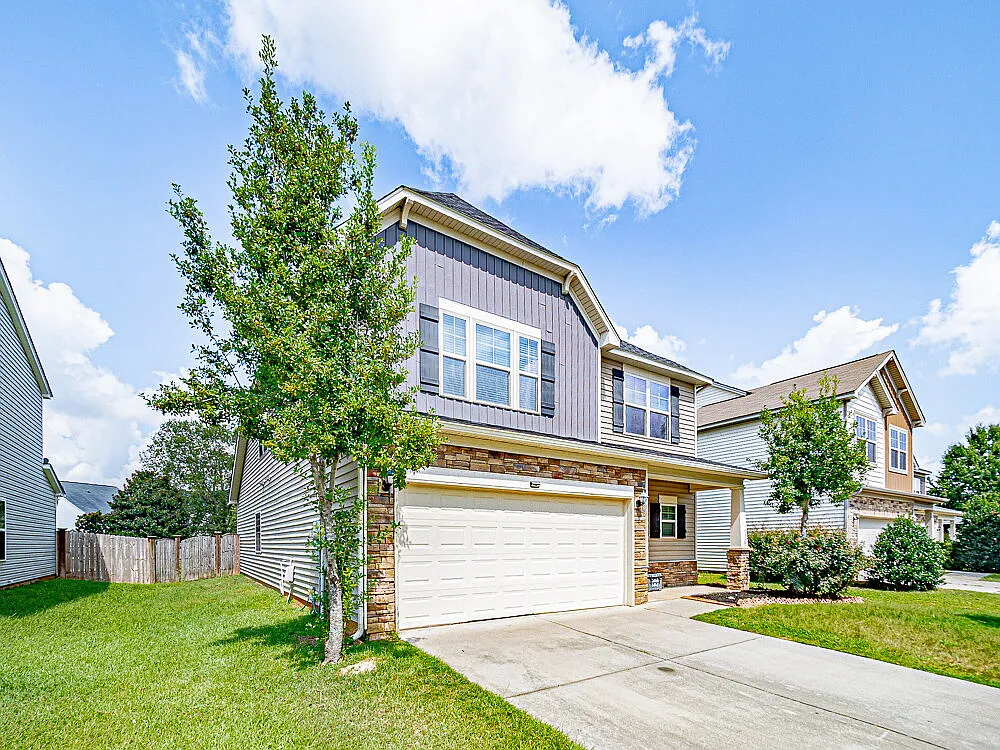 4 bed, 2.5 bath, 2231 sqft, $2,100 — Photo 3