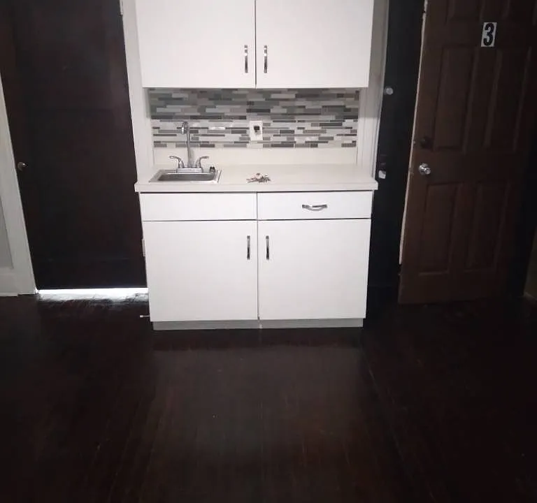 27 Margaret St #3