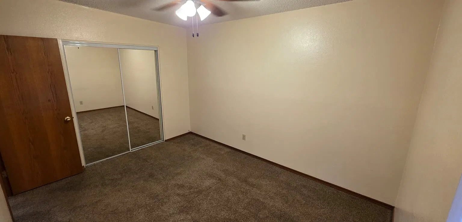 2 bed, 700 sqft, $1,200 — Photo 2